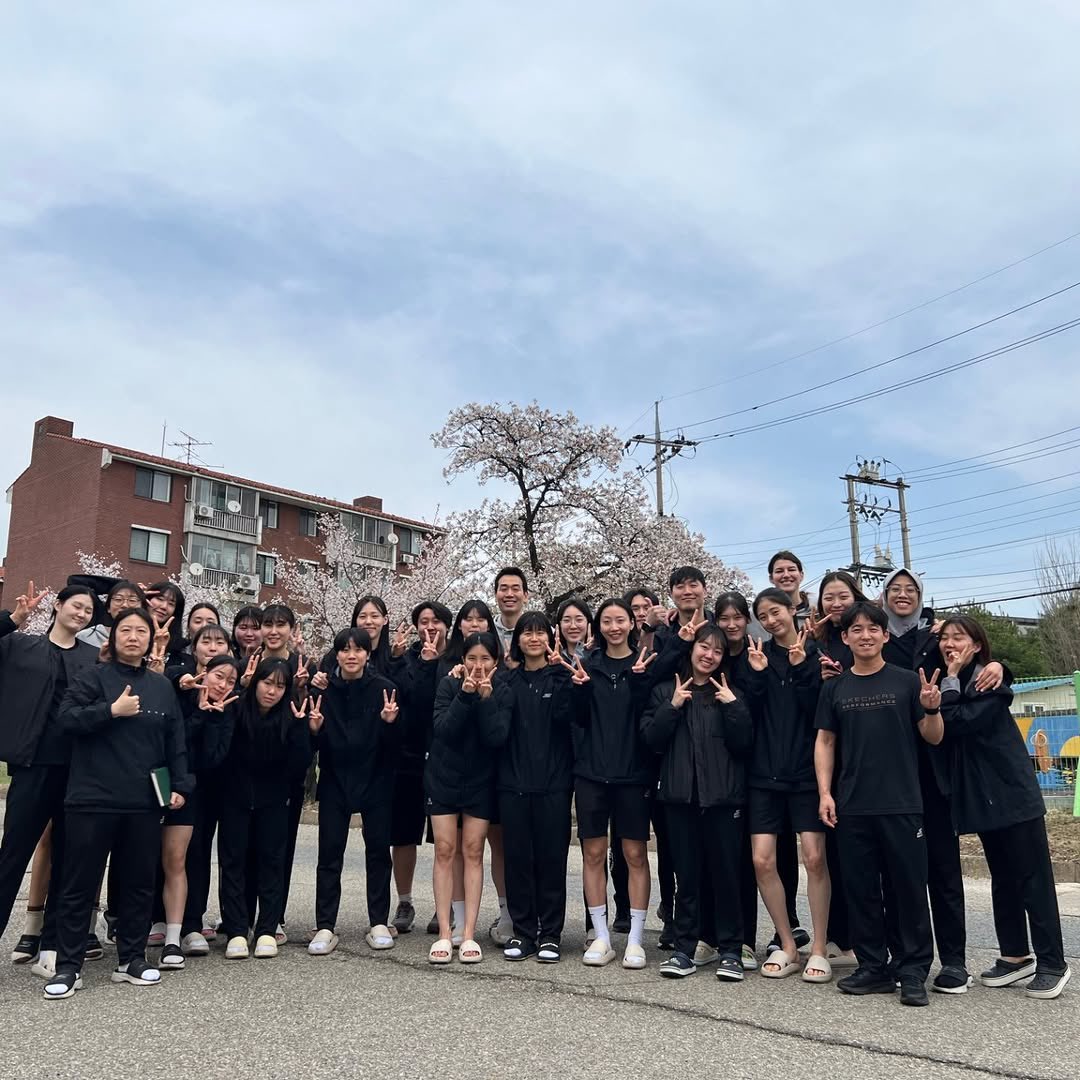 드디어 대덕구 벚꽃길71에 벚꽃이 만개할 때까지 배구를 한거야 우리가 ....  ... ︵‿︵(´ ͡༎ຶ ͜ʖ ͡༎ຶ `)︵‿︵