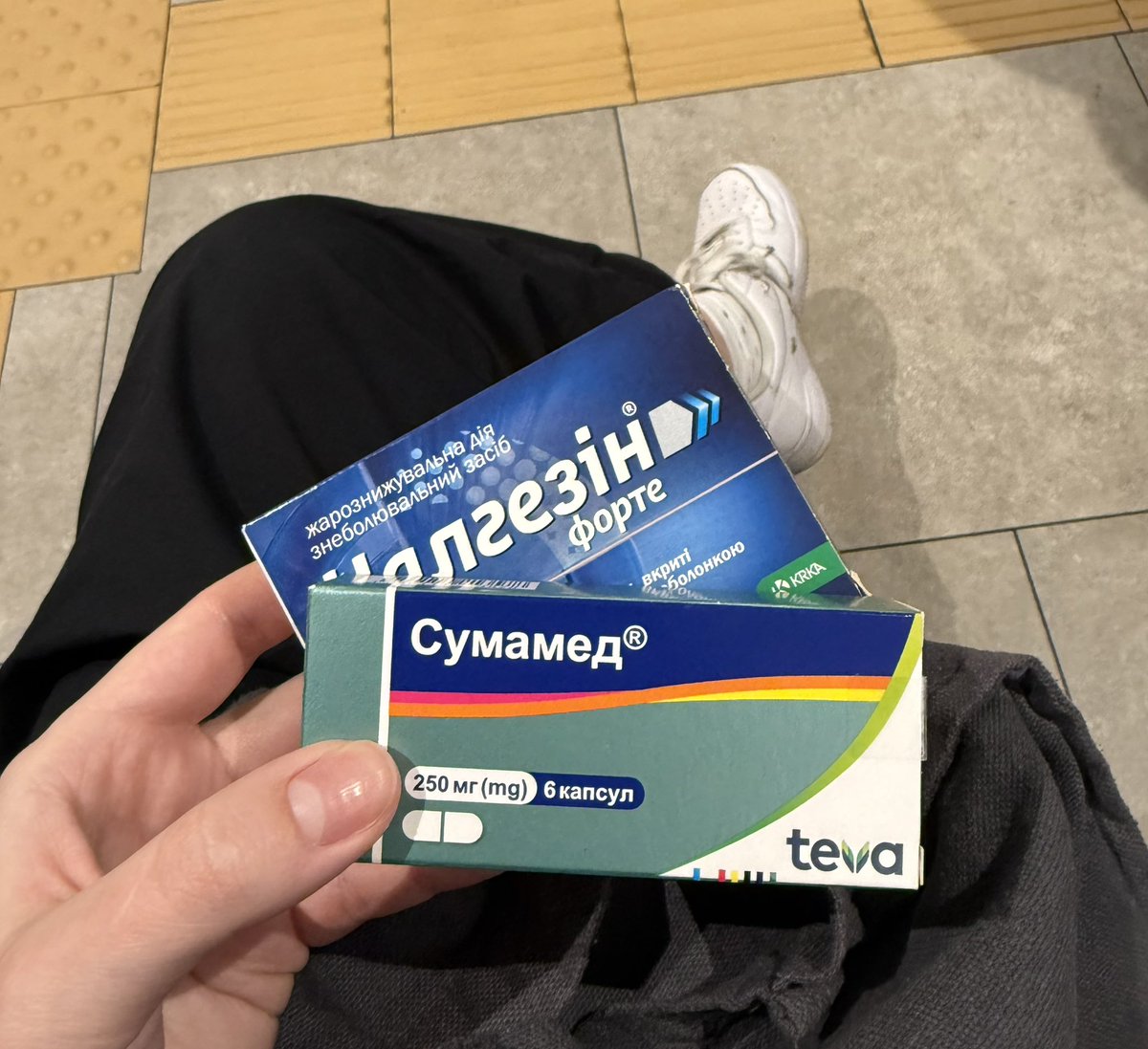 devilinsabri's tweet photo. завтра той самий день в році, коли мені на зак��нному рівні дозволені анлімітед коктейлі 

тому сьогодні лікар призначив антибіотики https://t.co/4oYDYbvs1W