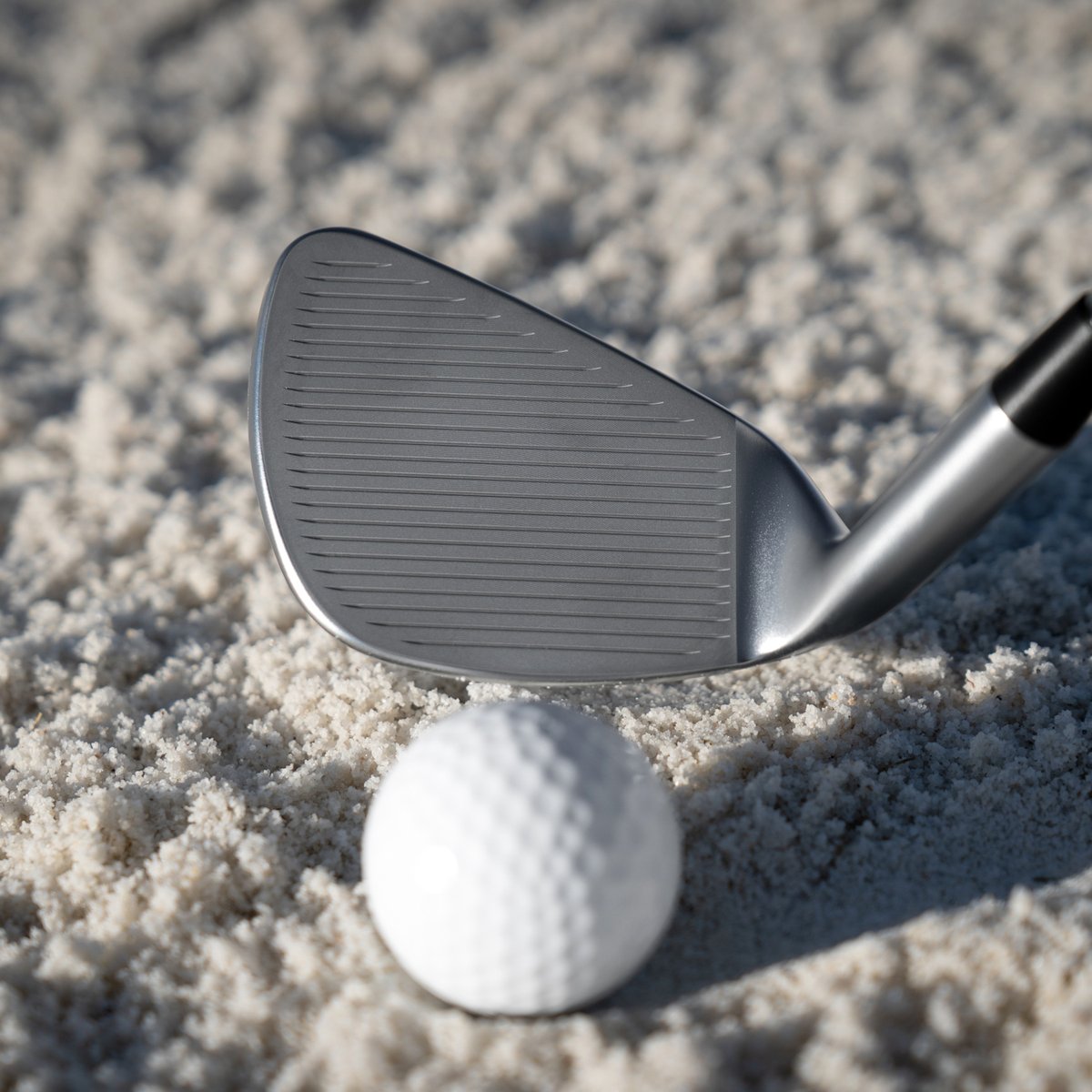 tvgolfcentre's tweet photo. Ping #BunkR and #ChipR clubs - Unique designs for specific purposes, get the edge with these awesome weapons.

[BunkR]
Get yourself out of bunkers easily with a high, 64 degree loft.

[ChipR]
Recommend within 40 yards of the green, using a putting like stroke.

#PING #Golf https://t.co/GJEJcnyg5G