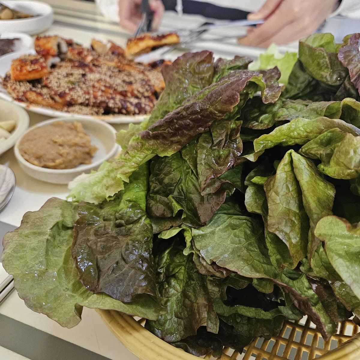 국밥이라 쓰고, 백반집 이라 읽는다
백종원님이 맛있게 드셔서 와본 이곳

한줄평
가성비있는 가격에 장어를 먹는다는 느낌

술금지 인데 술가격이 붙어있는건 비밀♡
#여수집국밥