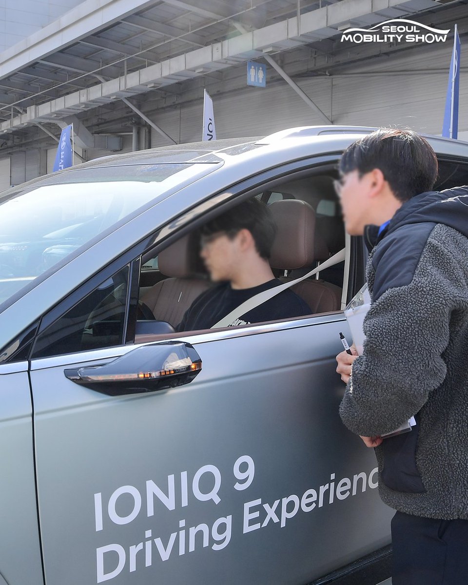 SeoulMotorShow's tweet photo. 😎
2025서울모빌리티쇼 행사 현장 모음.zip

지난 주말 많은 분들이 찾아 주셔서 행사장의 열기가 대단했는데요.
2025서울모빌리티쇼, 이번주 일요일까지 다채로운 프로그램들과 함께합니다✨

👀더 많은 현장 사진이 궁금하다면?
https://t.co/TQmwUZzvZD

#2025서울모빌리티쇼 https://t.co/i67HOBWQfb