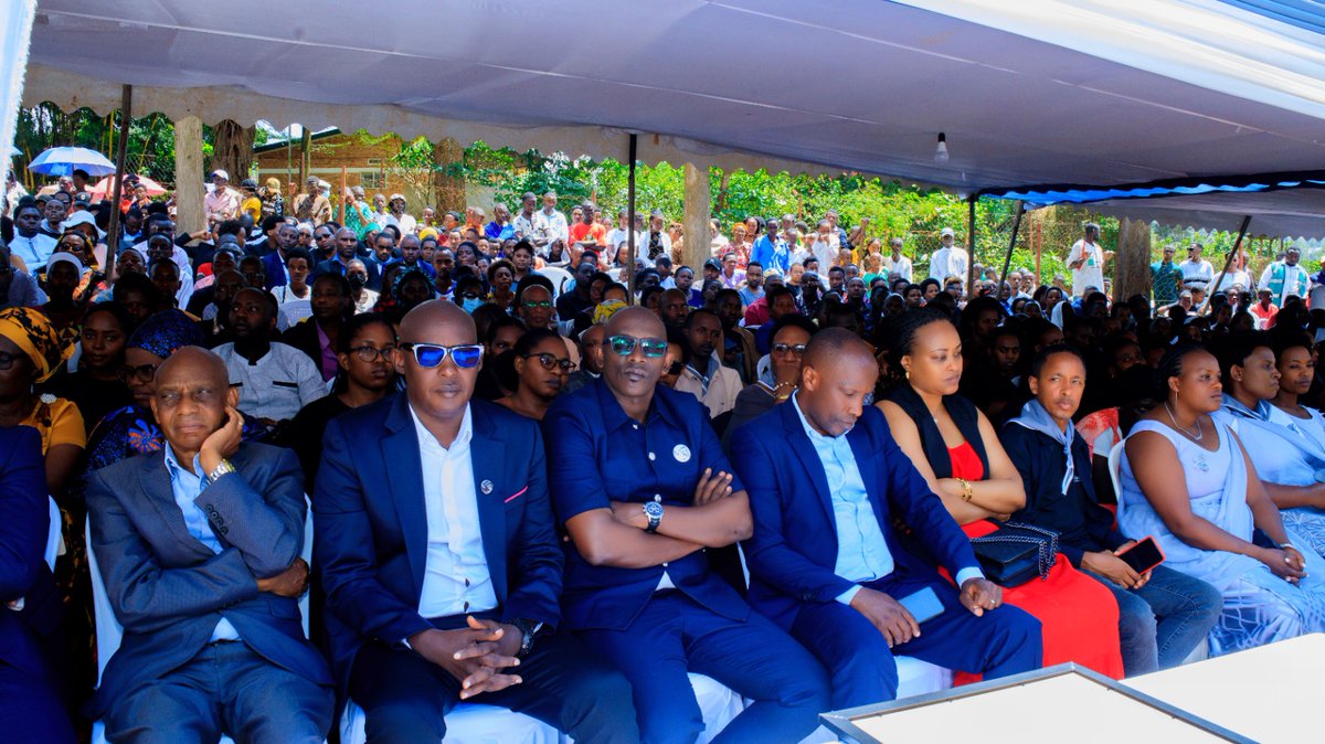 #Kwibuka31 Mu Murenge wa Jabana barimo Kwibuka ku  nshuro ya 31 Jenoside yakorewe Abatutsi 1994.
Muri  uyu muhango mu rwibutso rwa Kabuye harashyingurwa mu cyubahiro imibiri 38

Twibuke Twiyubaka.