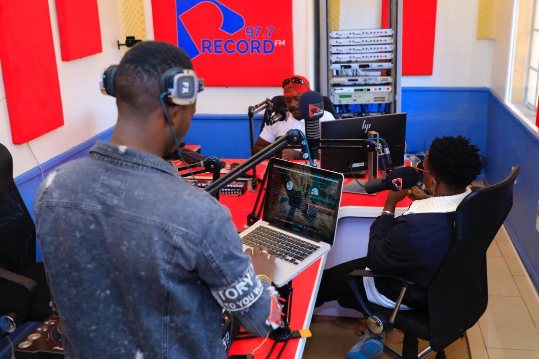 The Music Squeezer 🎧🎶 tweet media