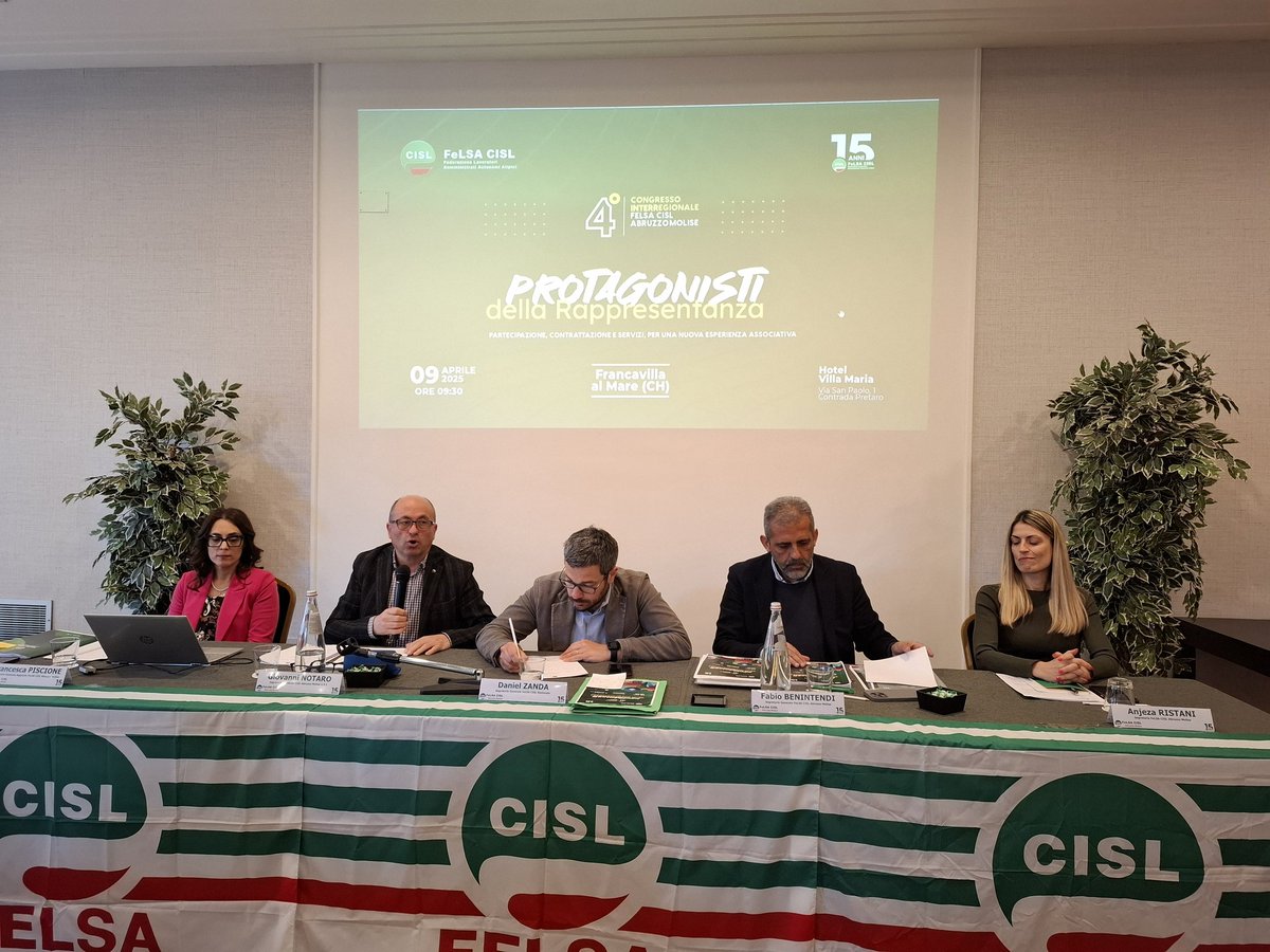 CISLAbruzzoMoli's tweet photo. "La CISL, insieme alla #FeLSA, vuole essere protagonista nei cambiamenti del mondo del lavoro e della società.Noi crediamo nel valore della partecipazione dei lavoratori"il Seg.Gen. #Cisl, Giovanni Notaro,al Congresso della #FelsaCisl AbruzzoMolise con il Seg.Gen. Nazionale Zanda https://t.co/lkDY0Tdk6a