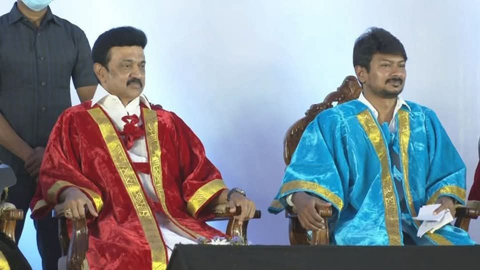 HIMGEN's tweet photo. @SavukkuOfficial வேந்தர் 
துணை வேந்தர் https://t.co/YRauierY7S