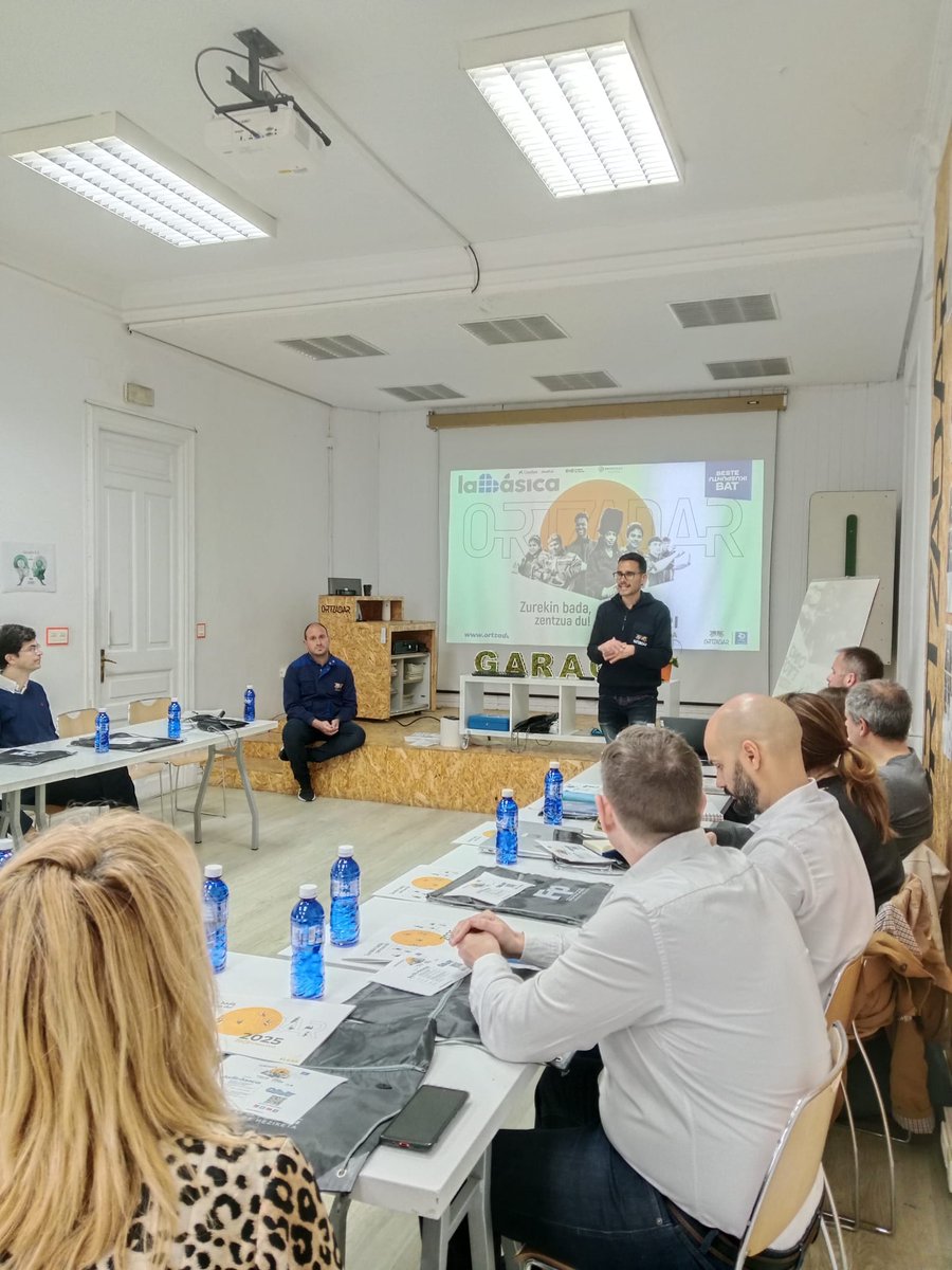 iestomvalmadrid's tweet photo. Visitamos el colegio @OrtzadarSS en San Sebastián dentro del programa de visitas de #LaBasica de la Fundación @EmpiezaxEducar para conocer buenas prácticas en el #FPBasica Gran experiencia #gracias https://t.co/kRTa6gXwFi