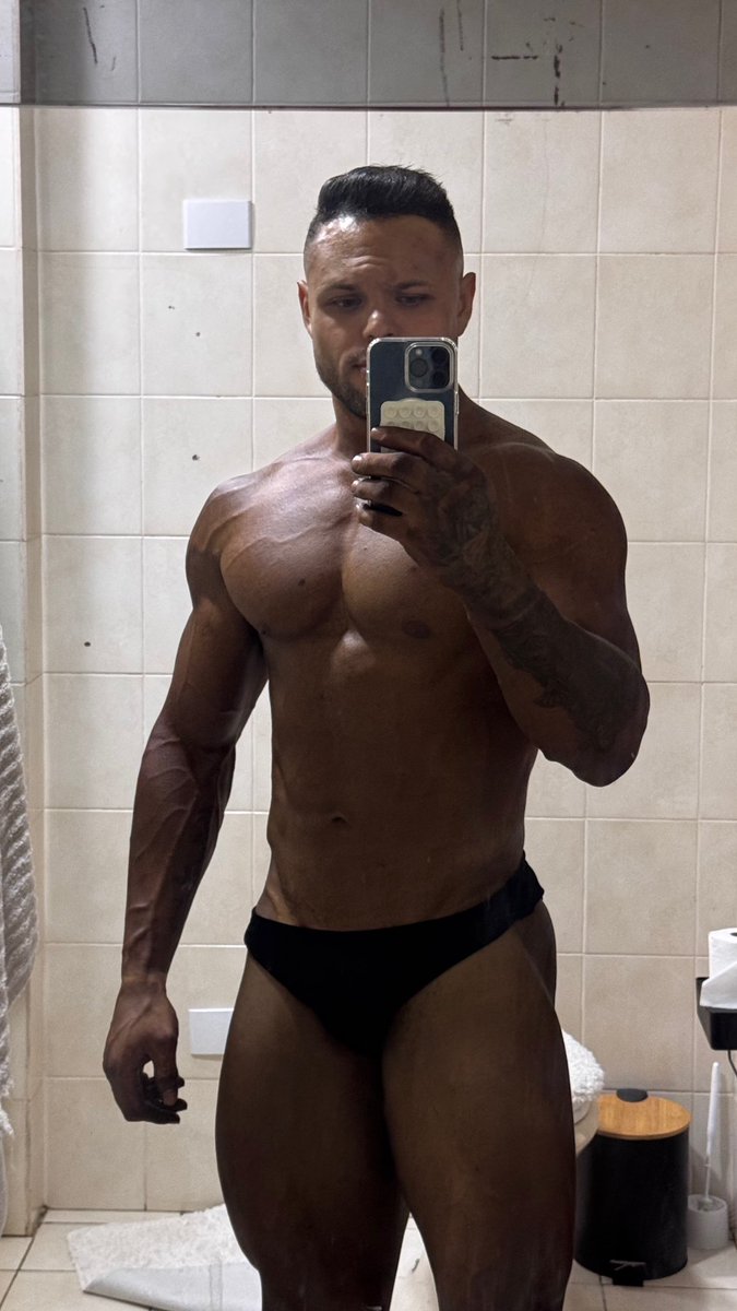 LuisMariotto1's tweet photo. Essa tinta demora 10 dias para sair 😂😂😂😂 To fudido véi 

#NFSW #NFSWTwitter #gaysexy #AdultContent
#SpicyContent #PrivacyVIP #GayNFSW
#GayBrazil https://t.co/aznQkm7ZmB