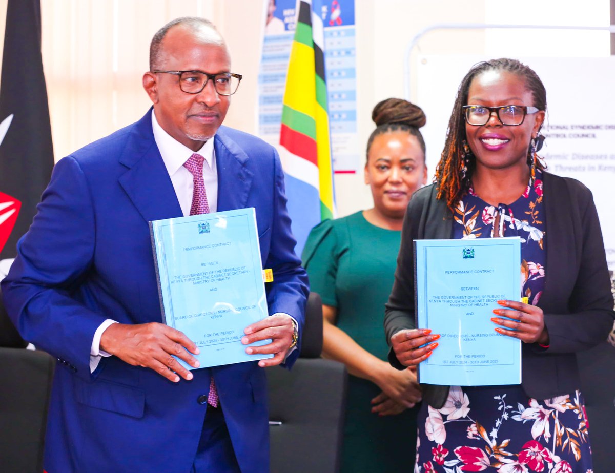 NCKenya's tweet photo. Earlier, Health CS Hon. Aden Duale led the 2024/2025 performance contract signing, emphasizing integrity and timely service. Present were NCKs' Chair @DrENdirangu CEO @ListerOnsongo &amp; Council  member @Teckla3 
#Accountability #HealthForAll https://t.co/SZbRSiMMx1