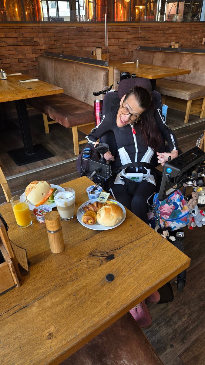 Mit Frühstück und Mollii Suit in den Tag gestartet!
Bei der Spendenaktion fehlte noch etwas, kann man bei Paypal aber nicht verlängern.
Daher eine Spendenaktion über den Restbetrag, vielen lieben Dank:
paypal.com/pools/c/9dPHhE…