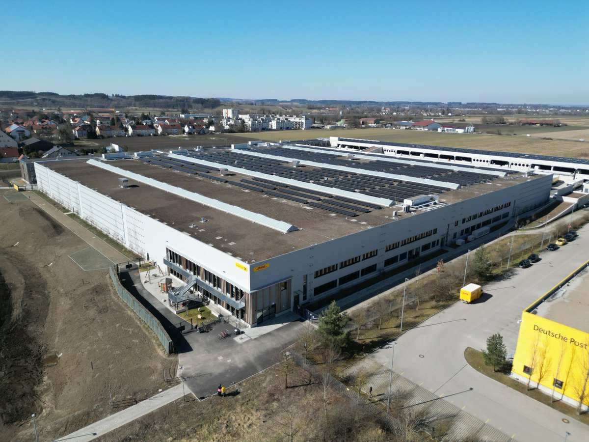Deutsche Post und DHL News für Bayern und BaWü (@dpdhl_muc) on Twitter photo Zukunft zum Anfassen: Das neue Briefzentrum #Germering setzt Maßstäbe bei Effizienz & Klimaschutz 🌱 Warum investiert die <a href="/DeutschePostDHL/">Deutsche Post und DHL News</a> weiter in den Brief? Jetzt auf unserer Logistikplattform „Zugestellt“ nachlesen. 👉dhl.com/de-de/microsit… Zukunft zum Anfassen: Das neue Briefzentrum #Germering setzt Maßstäbe bei Effizienz & Klimaschutz 🌱 Warum investiert die <a href="/DeutschePostDHL/">Deutsche Post und DHL News</a> weiter in den Brief? Jetzt auf unserer Logistikplattform „Zugestellt“ nachlesen. 👉dhl.com/de-de/microsit…