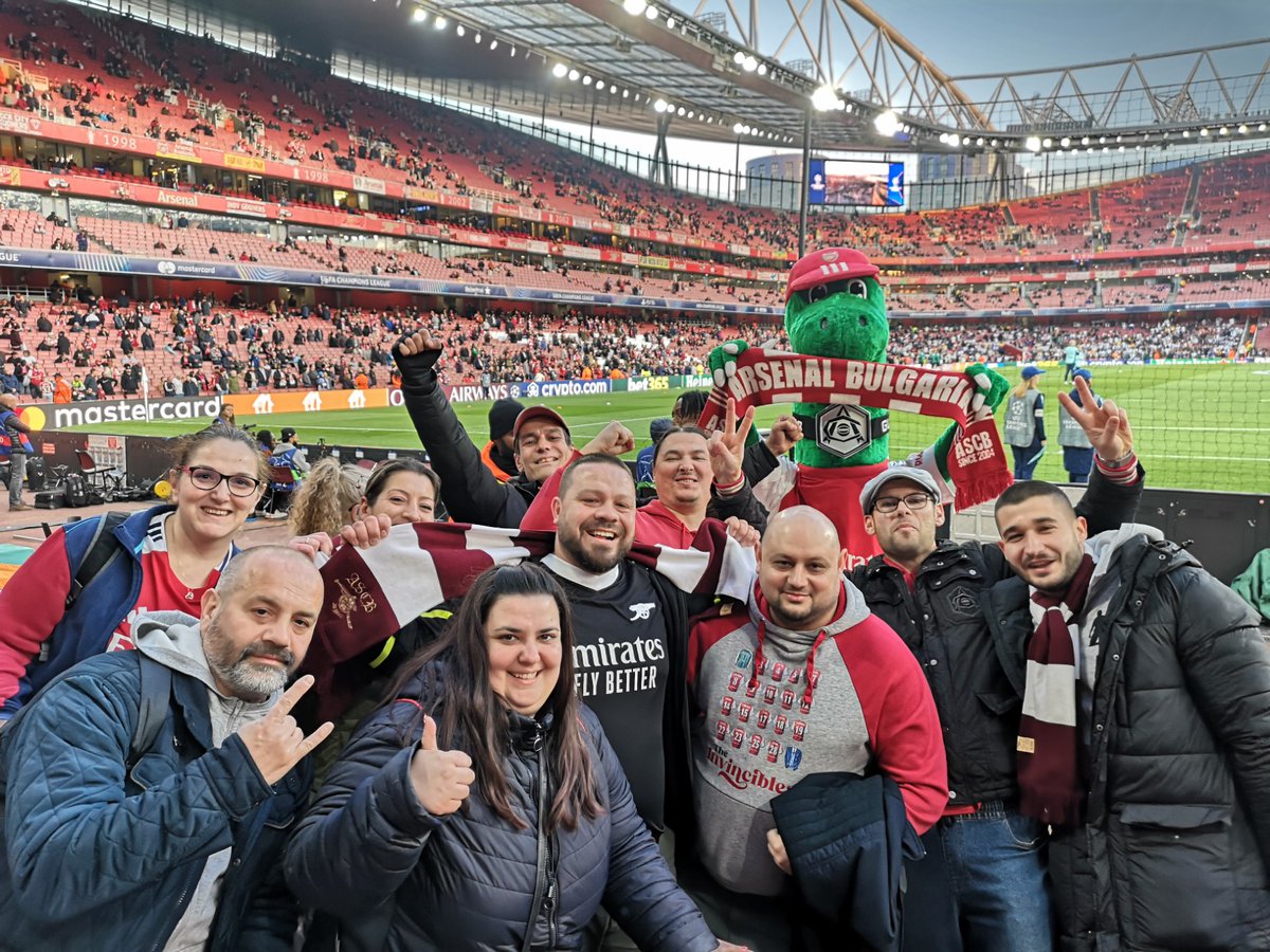 Arsenal Bulgaria tweet media