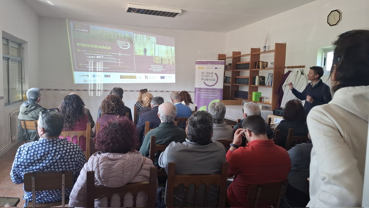 Ignacio Fosco de <a href="/fafcyle/">FAFCYLE</a> inaugura la jornada de hoy hablando de las ventajas de la #planificación #forestal, de asociacionismo y criterios para las plantaciones de #chopo 
<a href="/FBiodiversidad/">Fundación Biodiversidad</a> #ProyectosPRTR #NextGenerationEU
#PlandeRecuperacion