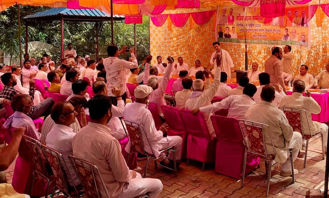 R_Lakhanpal's tweet photo. पूर्व विधायक नरेश सैनी, पूर्व विधायक रविंद्र मोल्हू, डीसीडीएफ अध्यक्ष सोनेंद्र राणा, अभय राणा, बॉबी कर्णवाल, अनिल सिंघल, विश्वास चौधरी, समस्त मंडलों के अध्यक्ष व सैकड़ों सक्रिय सदस्य उपस्थित रहे।
#ActiveMembers #OrganizationalStrength
#TeamWork #BehatAssembly https://t.co/RJcoKYNtDo