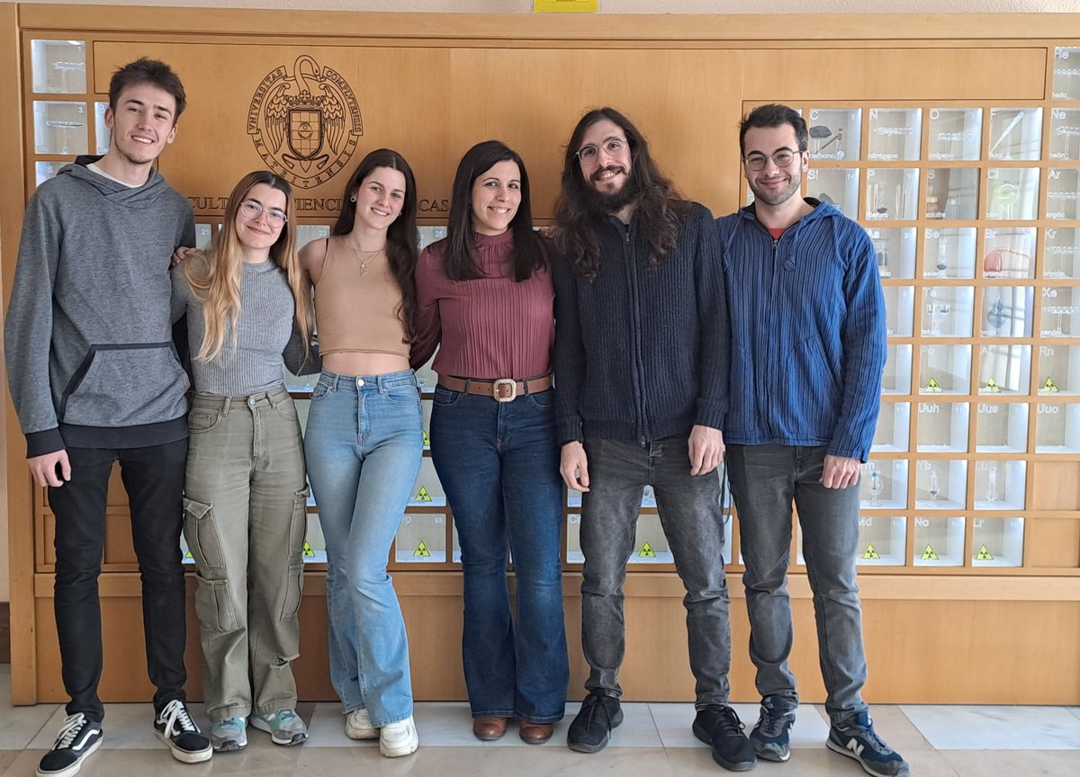 Green Catalysis Lab (@greencatlab) on Twitter photo Meet the Green Catalysis team!🌱⚗️ Here's our first official group photo📸 Sara very well surrounded by Diego <a href="/diego_matesanz/">Diego G. Matesanz</a> and Dani (PhD students), Andrea (Master), and Laura & Ismael (Bachelor) in this 24/25 course. A bunch of curious minds working on sustainable chemistry ♻️ Meet the Green Catalysis team!🌱⚗️ Here's our first official group photo📸 Sara very well surrounded by Diego <a href="/diego_matesanz/">Diego G. Matesanz</a> and Dani (PhD students), Andrea (Master), and Laura & Ismael (Bachelor) in this 24/25 course. A bunch of curious minds working on sustainable chemistry ♻️