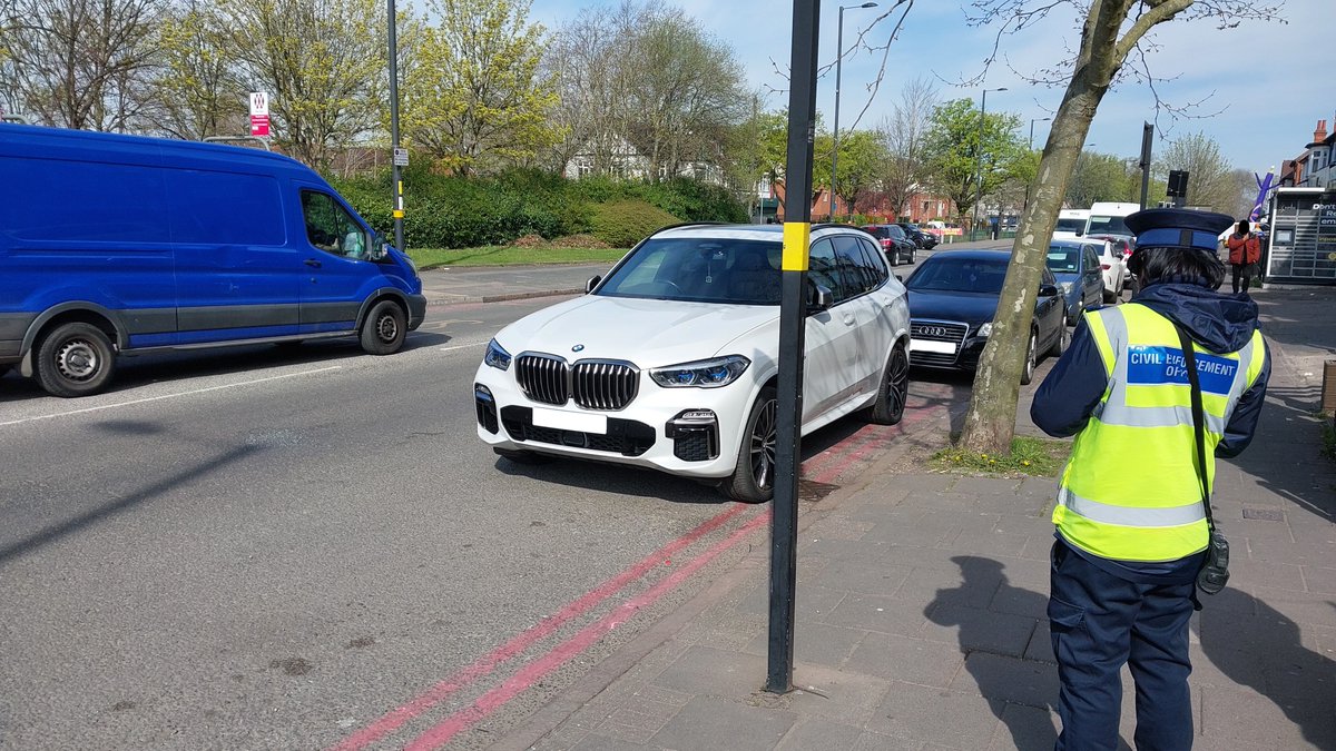 Hall Green Police (@hallgreenwmp) on Twitter photo Yesterday officers from the Hall Green NHT assisted Birmingham City Council in their parking patrols on the Parade. Tickets included parking on double red lines and zig zags, 12 tickets issued and quite a few drivers advised about their parking. #parksafe <a href="/NKirkpatrickWMP/">Insp. Neil Kirkpatrick -Hall Green Constituency</a> Yesterday officers from the Hall Green NHT assisted Birmingham City Council in their parking patrols on the Parade. Tickets included parking on double red lines and zig zags, 12 tickets issued and quite a few drivers advised about their parking. #parksafe <a href="/NKirkpatrickWMP/">Insp. Neil Kirkpatrick -Hall Green Constituency</a>