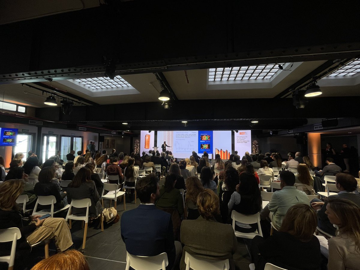 mkdirecto's tweet photo. Hoy estamos en el #BestNFoodMarketingSummit de nuestros amigos de @IPMARK ✨
En el Espacio La Salle 📍 con grandes marcas y agencias, tratando temas y tendencias del sector como #IA
#Innovacion #InversionPublicitaria #Audiencias #medicion #marketing 💡 https://t.co/nuzssdafVV