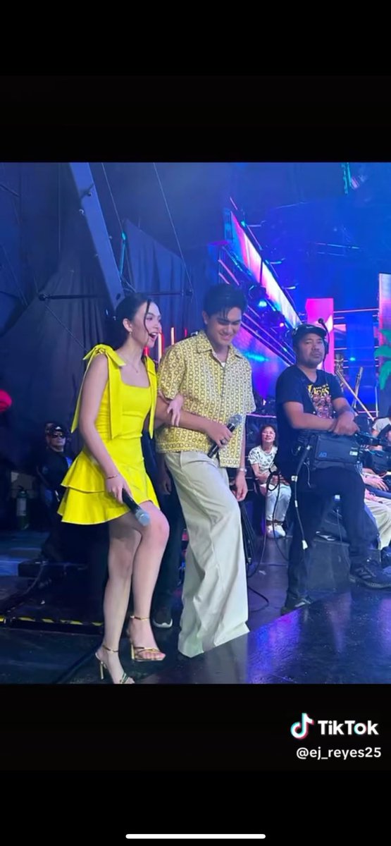 hellqueen143's tweet photo. @ASAPOfficial @starmagicphils KaiRen team live oh nilabas na https://t.co/OR0g3Fmauf