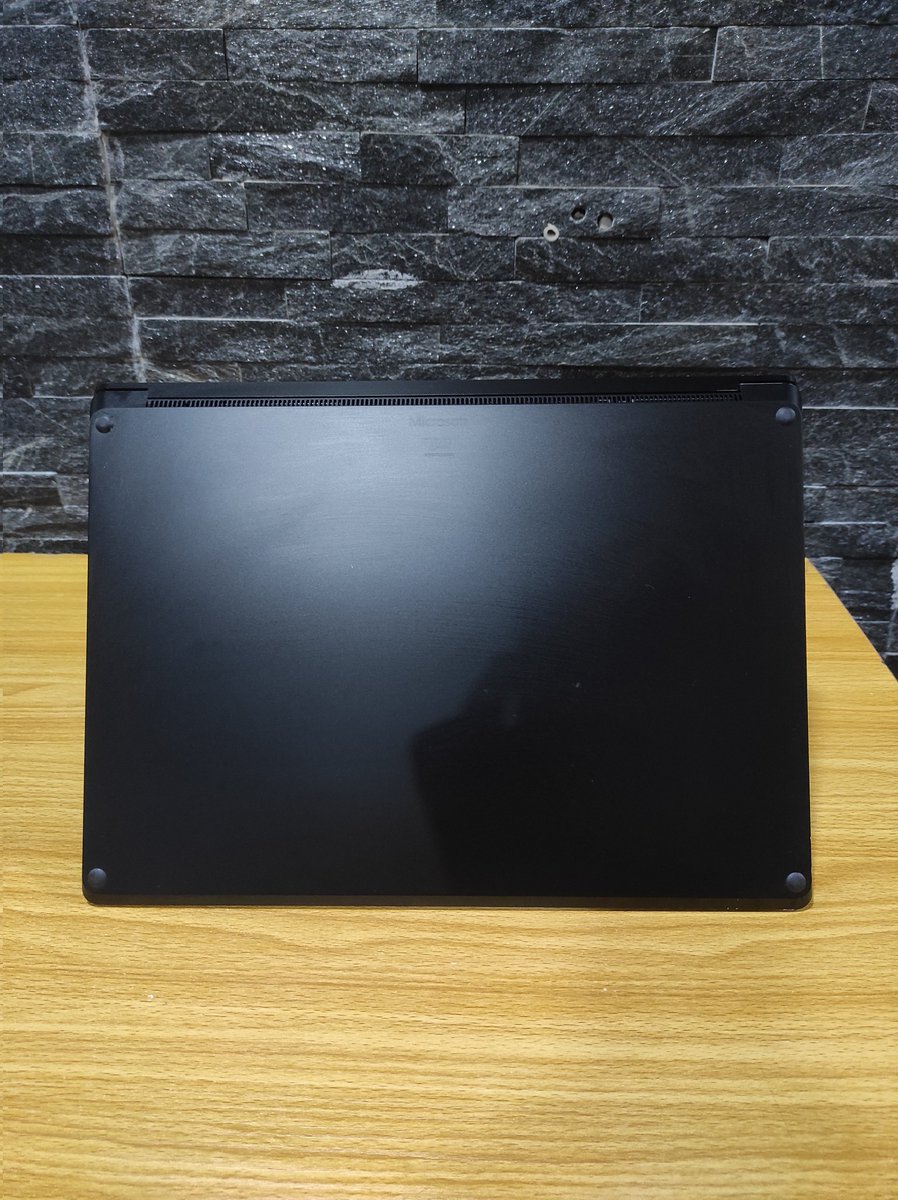 Kingsgadgets_'s tweet photo. Microsoft Surface Laptop 3
15-Inch 2K Touchscreen Display
Intel Core i7-10th Gen
32GB Ram DDR4
1TB SSD 
Iris Plus Graphics 
Ambient light sensor
Thunderbolt  4 Port
Windows Hello Face
Backlit keyboard 
Laptop and Charger 

650K
LAGOS/ABUJA https://t.co/6xQ9blL91l