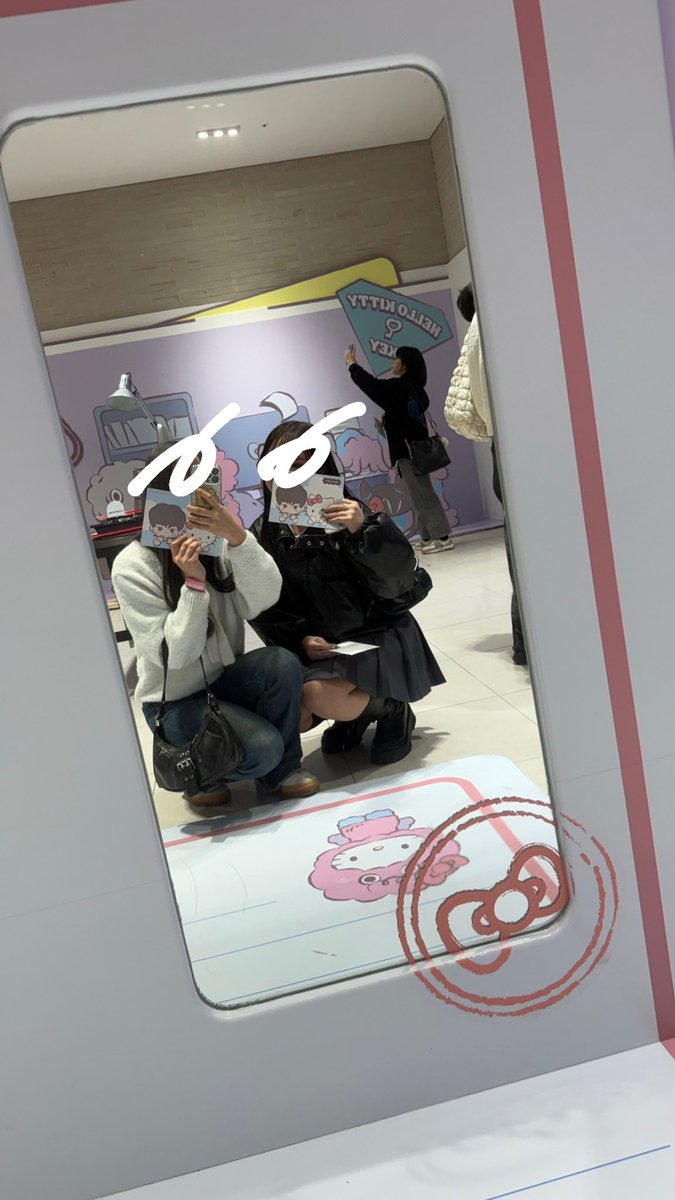 SHINee5_luv_'s tweet photo. HELLO KITTY×KEY
滑り込みでポップアップ行ってきた🫶🏻
世界観可愛すぎた😵‍💫💗

#KEY
#HELLOKITTY
#Where_KEY_with_HELLOKITTY 
#위드뮤 https://t.co/OGubMN3VrF