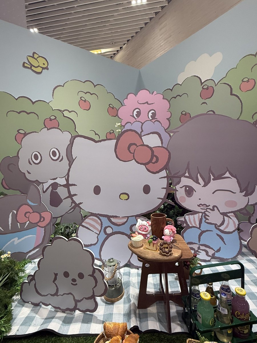 SHINee5_luv_'s tweet photo. HELLO KITTY×KEY
滑り込みでポップアップ行ってきた🫶🏻
世界観可愛すぎた😵‍💫💗

#KEY
#HELLOKITTY
#Where_KEY_with_HELLOKITTY 
#위드뮤 https://t.co/OGubMN3VrF