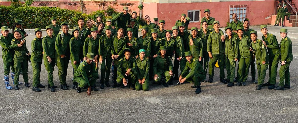 Jóvenes de verde olivo, con el espíritu de triunfar, soy joven de Patria o Muerte, Soy Médico Militar 🩺🇨🇺
#Cuba
