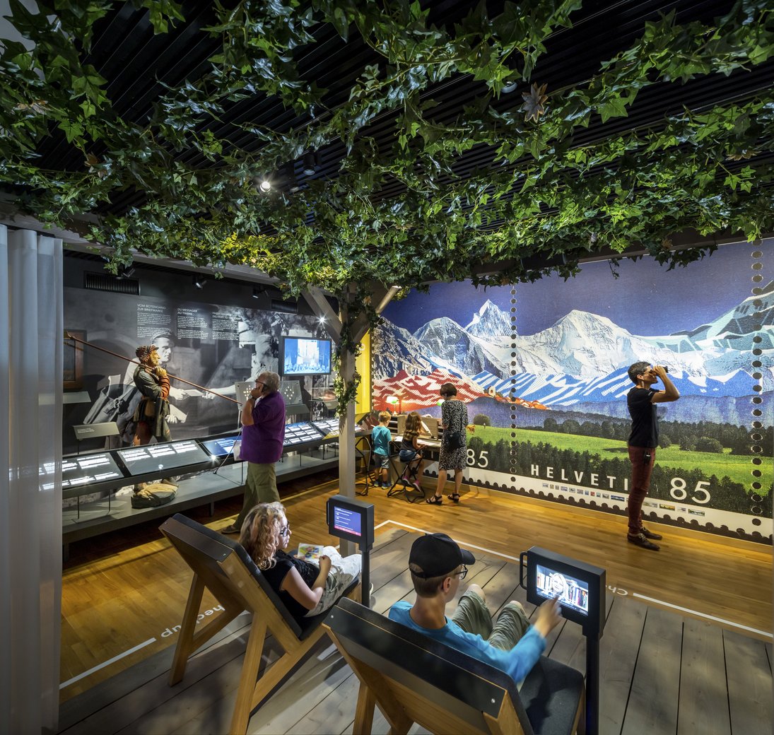 UPU &amp; #Berne’s Museum of Communication meet #history📜

The museum houses one of the world's largest #PostageStamp collections and shares with UPU a rich history that mirrors the rapid development of #communication technologies &amp; #connectivity. 

🔗bit.ly/3XSaqWl