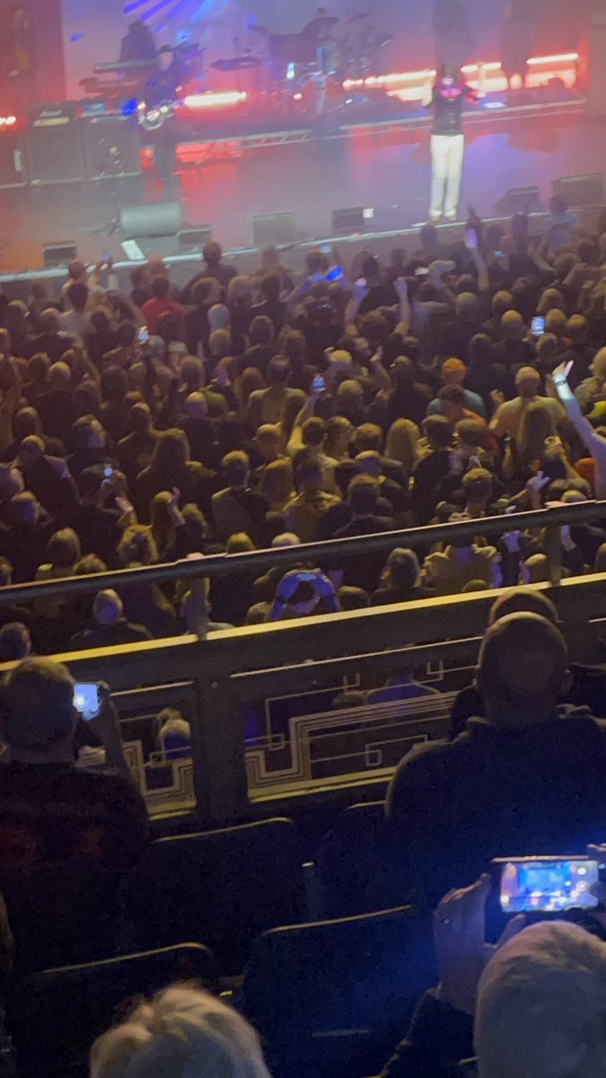 MarkHulme_'s tweet image. Primal Scream Gig - 07/04/2025
🎵🎶🎤🎸🥁🔊🇬🇧✌🏼
#primalscream #o2academy #digbeth #birmingham #rock #rocknroll #rockandroll #indie #britpop #gig #gigs #gigtime #gignight #gigslife #music #musictime #musicgram #musiclove #musiclover #musiclovers @ScreamOfficial @O2AcademyBham