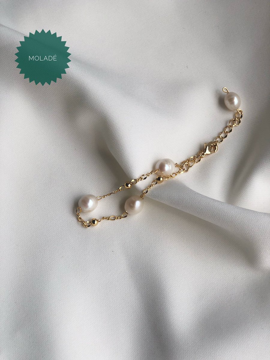 moladelagos's tweet photo. Pearl link bracelet 
N9,000 https://t.co/SLb2YDHXvn