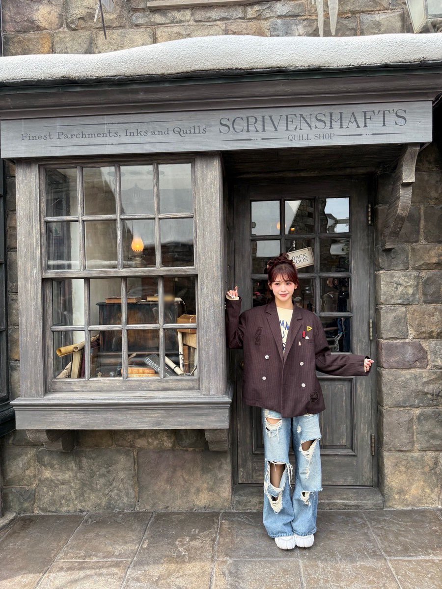 official__ME_I_'s tweet photo. 人生初！行ってきたっ☆*:.｡
ジェットコースターで大阪LOVERを大熱唱したのは初めてだよ笑
大阪ラブ🫶

#RAN 
#ME_I #ミーアイ https://t.co/bwmLn67F08