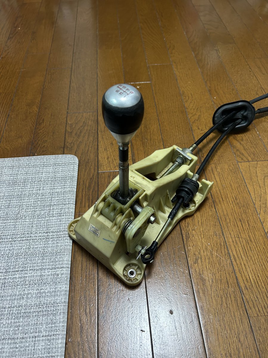 chorogab's tweet photo. 無限クイックシフター買った！！

2枚目のリジットになってる固定部分のカラーみたいなのは何だ🤨？？ https://t.co/FsfUoJOPqu