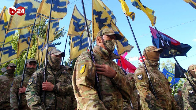 viaggrego's tweet photo. Ma Non era l' #Ucraina col #Battaglione #Azov e l'#Ideologia di #Bandera ad essere #Filo - #Nazista ? Anche il #Quirinale comincia a #perdere #Colpi !! Leggi Qui: 
https://t.co/8Gar79Irjr https://t.co/WGz62PYM6z