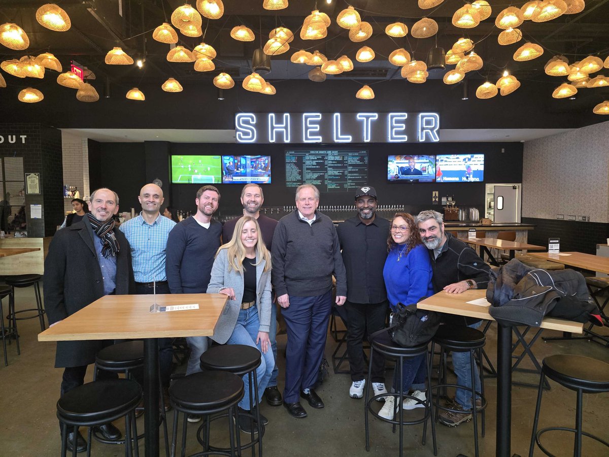 FractionalsU's tweet photo. Atiba de Souza brought together the DC Metro community channel for a meetup, where fractional leaders shared their experiences and built connections through networking and icebreakers. 
#fractionalsunited #leadership #community #fractionalexecutives https://t.co/bFOI7Eg2sB