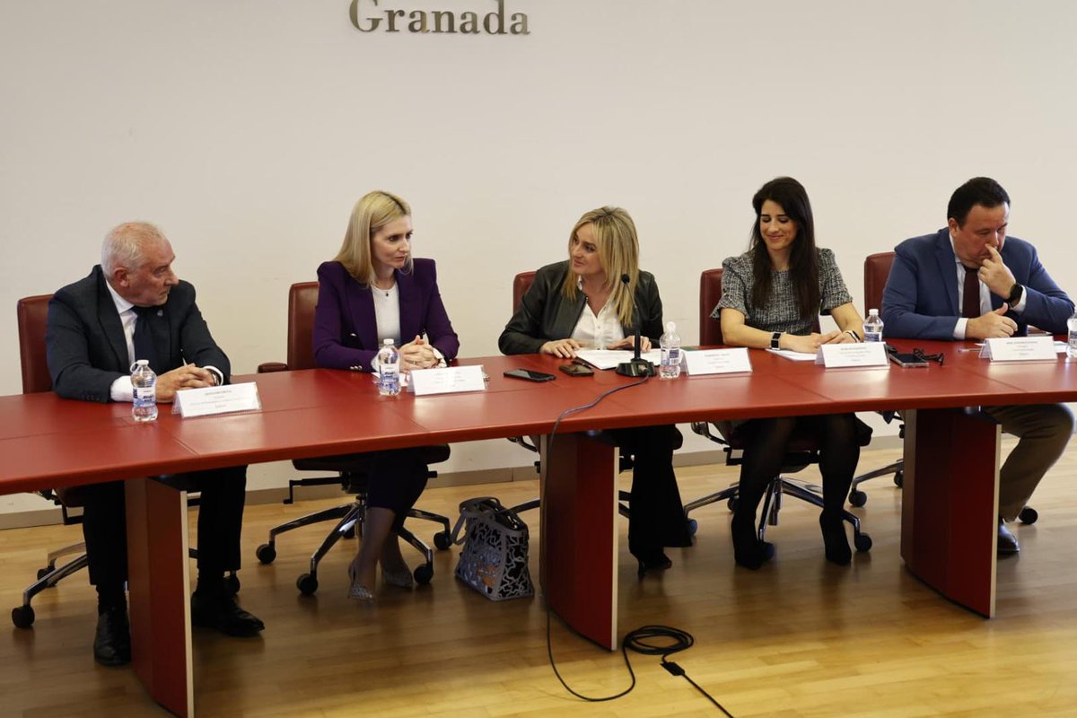 marifrangr's tweet photo. ✅Nuestra #SSantaGR genera un impacto económico de 141 mill€ y más de 1.400 empleos, según el estudio de @CanalUGR y @CCGranada que hoy presentamos
El 43,7% de las 117.635 personas que visitaron la ciudad el pasado año vinieron atraídos por la Semana Santa
#Granada2031🗝️ https://t.co/Z88yExXHaH