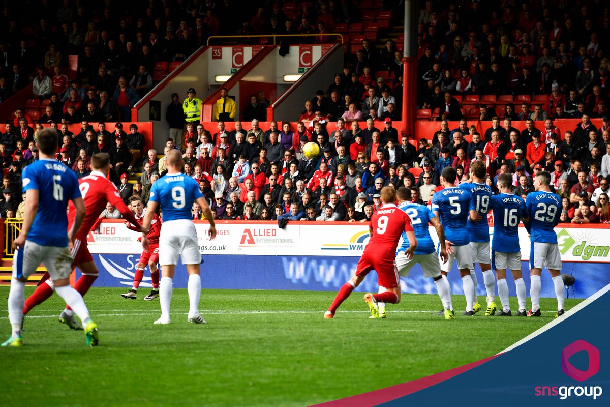 snsgroup's tweet photo. Favourite 𝙛𝙧𝙚𝙚-𝙠𝙞𝙘𝙠 goal seen live?

👇⚽️⚡️ https://t.co/jIkubf2o7d