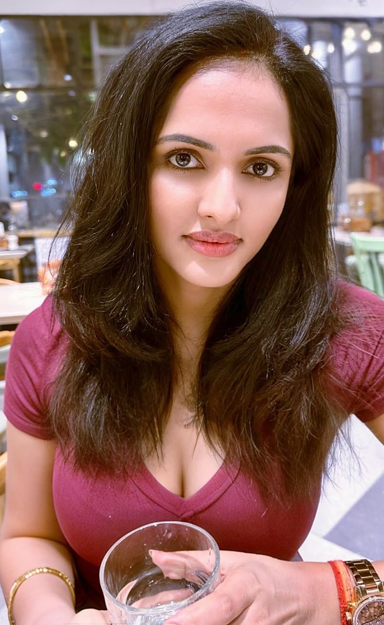 GoFpXJcbwAAm3wG?format=jpg&name=large