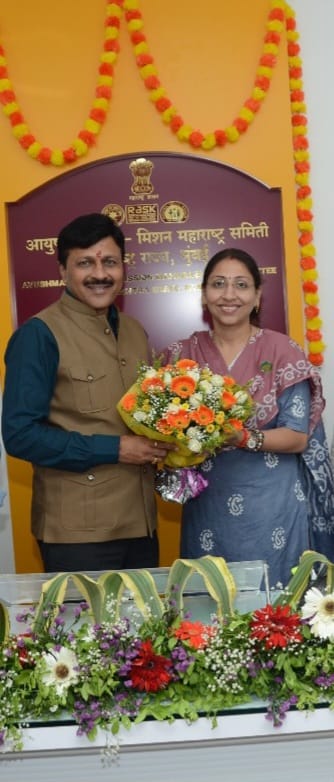 “आयुष्यमान भारत मिशन महाराष्ट्र राज्याच्या प्रमुख” पदी  मा.श्री. डॉ. ओमप्रकाश शेटे जी यांची पुनःश्च नियुक्ती झाल्याबद्दल त्यांची भेट घेऊन त्यांचे अभिनंदन केले व भावी वाटचालीस शुभेच्छा दिल्या.. 🙏💐

वसई विधानसभेतील गरजू रुग्णांना  आयुष्मान भारत कार्ड - प्रधानमंत्री जन आरोग्य