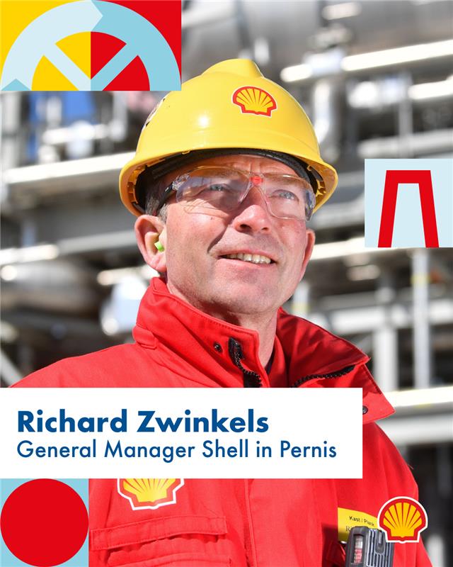 Shell_Pernis's tweet image. Richard Zwinkels is gestart als General Manager van Shell Energy and Chemicals Park Rotterdam. Zijn focus? Veilig opereren én winstgevend verduurzamen. Meer weten? 👉 go.shell.com/3FWaAFS
 
#Shell #Pernis #Energie #Verduurzaming