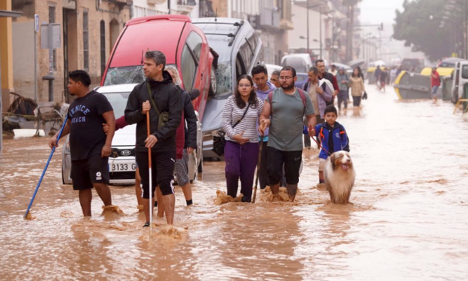 8🧵

We call for an immediate review of the Medical Act and Fitness to Practice Guidance. 

Most importantly though, we ask that all medical leaders, pay heed to the warnings of climate activist doctors, and ACT IMMEDIATELY to avert the climate health catastrophe.