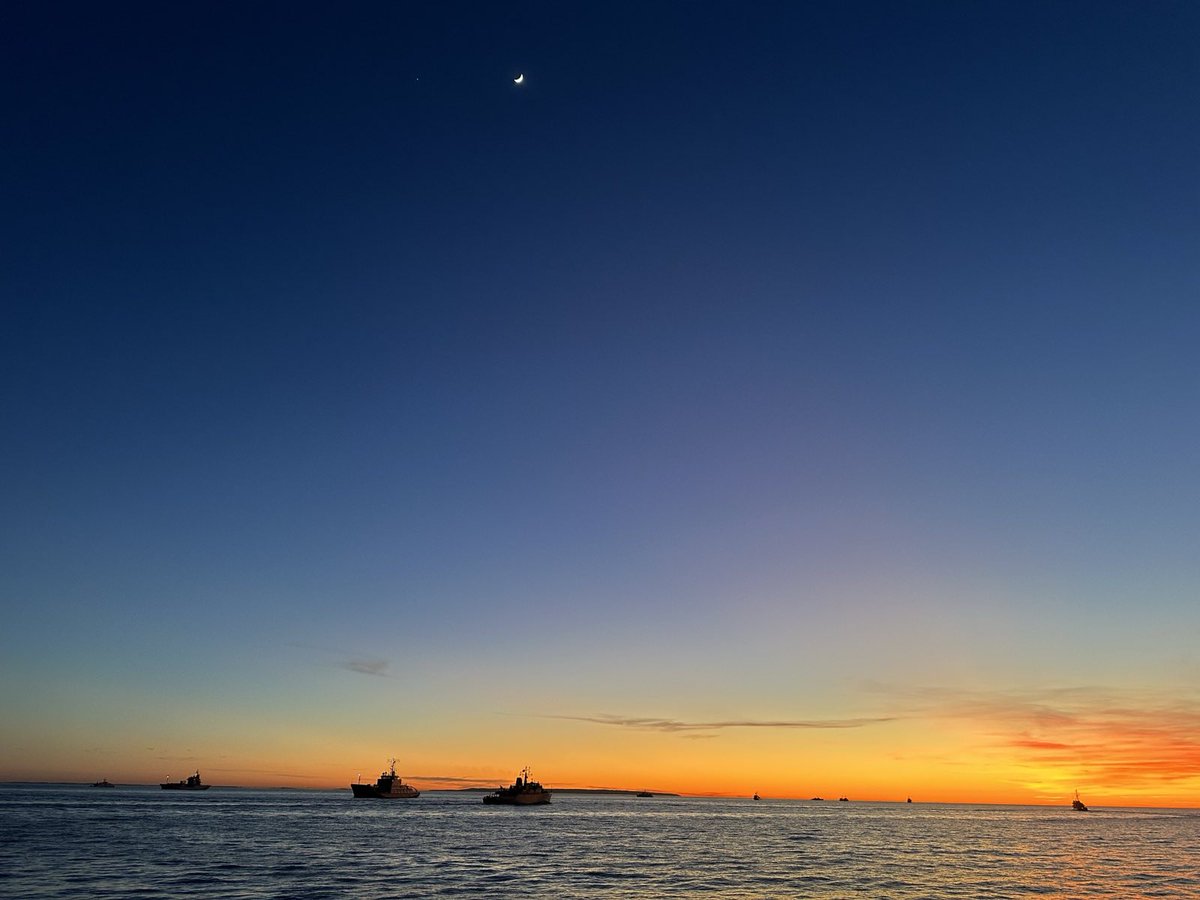 Units from Standing <a href="/NATO/">NATO</a> Mine Countermeasures Group 1 were treated to a beautiful sunset recently while conducting German-led exercise Baltic MCM 2025 in the #BalticSea. These units are also operating in support of NATOs #BalticSentry. Both efforts are supporting efforts to