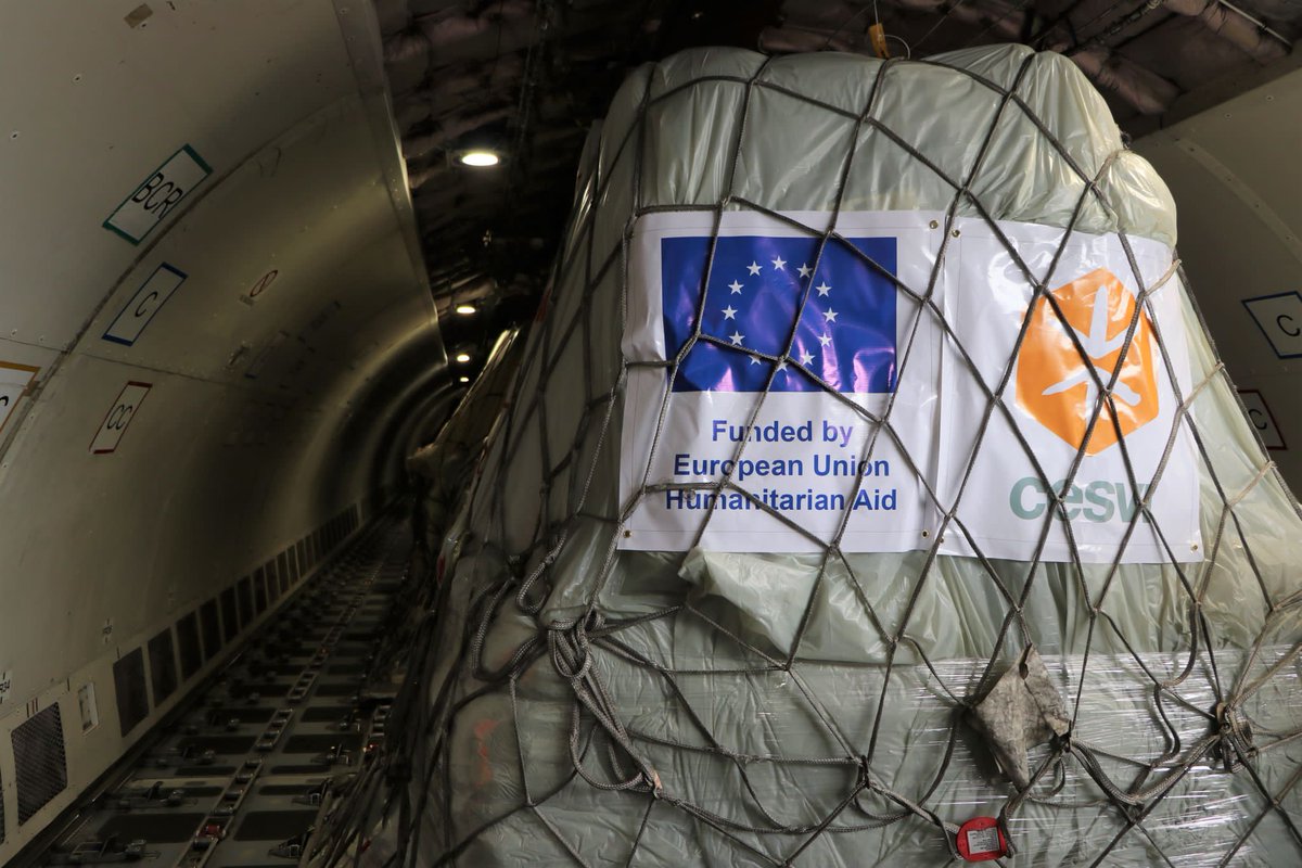 EUMyanmar's tweet photo. Today a second EU Humanitarian Air Bridge flight landed in Yangon carrying 55 tonnes of emergency supplies, including shelter kits, medical material and other critical items to help people in need after the #MyanmarEarthquake.

All will be distributed by @FondazioneCESVI to the affected areas.

@eu_echo
@ECHO_Asia
#EUinMyanmar