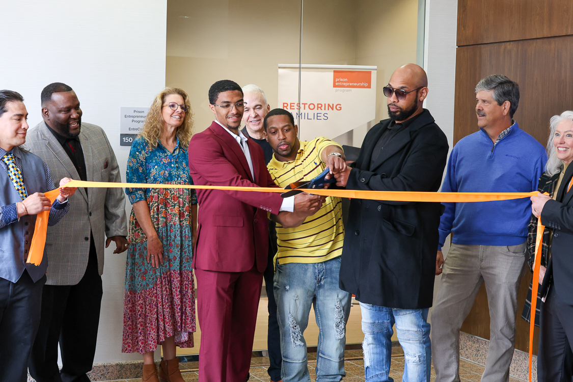 PEPtweets's tweet photo. 🎉 PEP's New Chapter in Dallas! 🎉 One week ago, PEP opened its new office in Dallas, creating opportunities for hospitality and community in a collaborative environment. #DallasLaunch #PEPCommunity https://t.co/IMruYsRog1