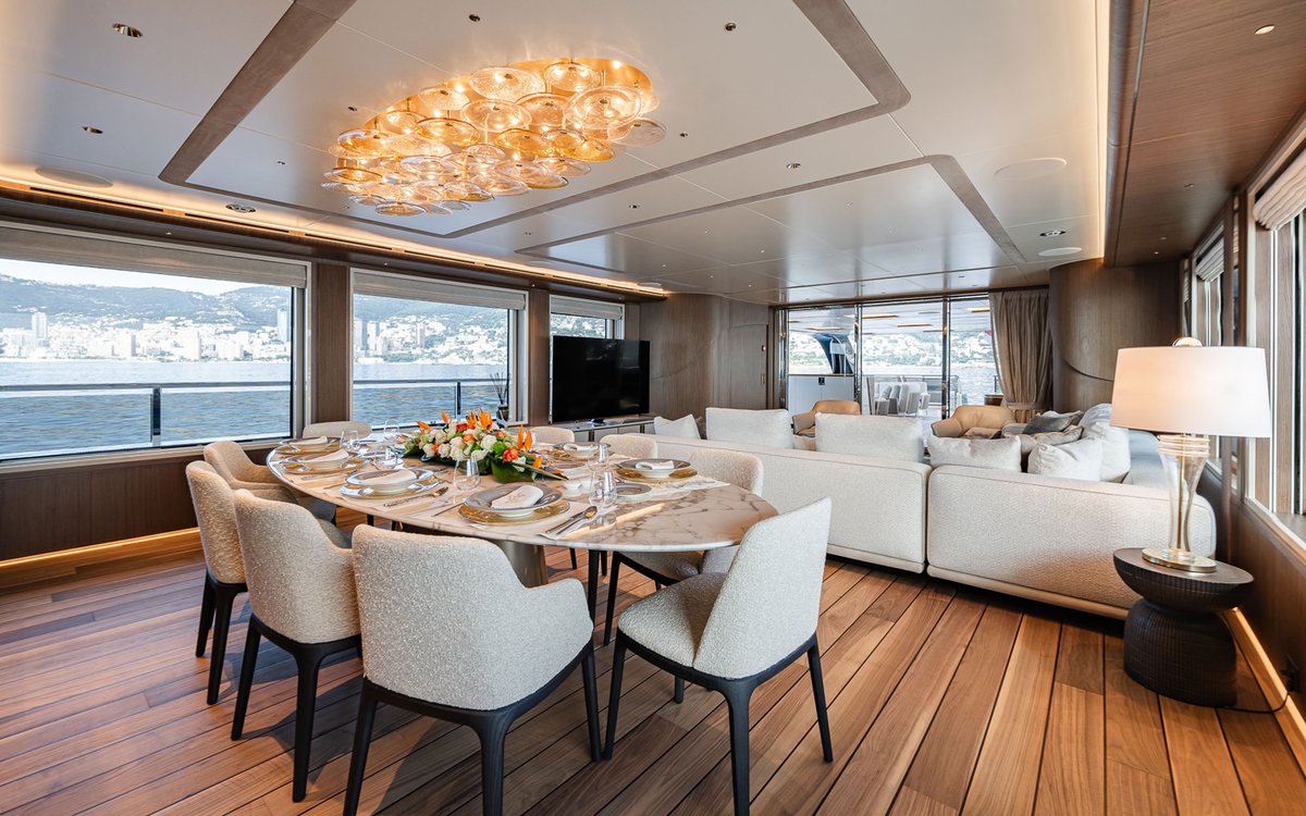 OCyachts's tweet photo. Available for charter from June📅, SERENISSIMA I is set for a standout summer in the South of France and Italy. Private Owner’s deck with Jacuzzi, full-beam VIP, wine cellar with balcony—summer on board starts here.

🔗https://t.co/69w3BuxXu6 https://t.co/WpHzSYE6s6