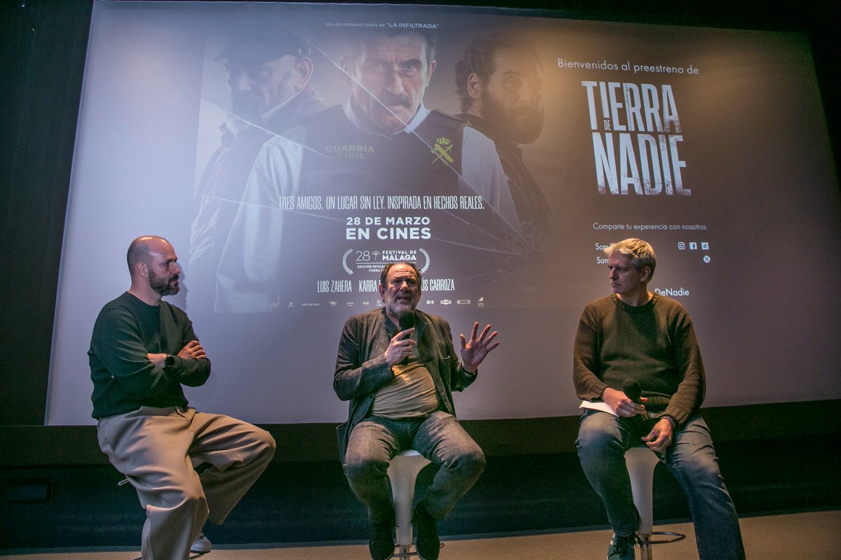 “Lo bonito del cine es que tú puedes darle algo de información al público y este se encarga de rellenar el resto” 😍

🎬Eso dijo Albert Pintó en el evento exclusivo con los suscriptores de EL PAÍS, donde presentó su nueva película ‘Tierra de nadie’. El público tuvo la oportunidad