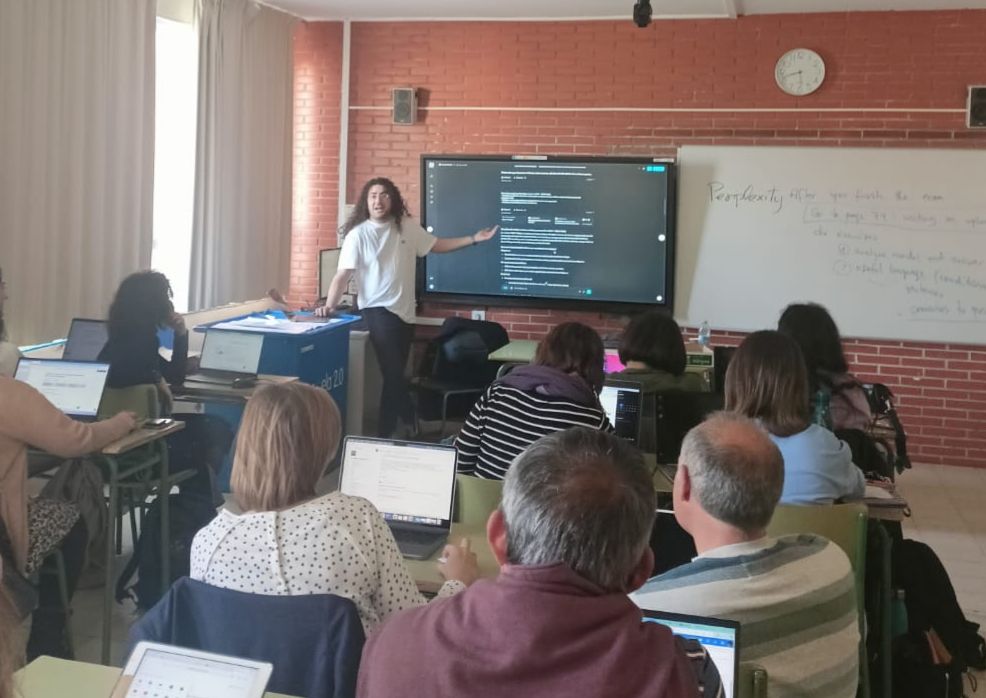 CPR Avilés Occidente (@cpravilesocci) on Twitter photo PFC del IES Carmen y Severo Ochoa, en el que Jose María Llorián profundiza en el 💻IA para docentes. <a href="/CPROviedo/">CPR_Oviedo</a> <a href="/cprgijon/">cprgijon</a> <a href="/cprcuencas/">CPR Cuencas Mineras</a> PFC del IES Carmen y Severo Ochoa, en el que Jose María Llorián profundiza en el 💻IA para docentes. <a href="/CPROviedo/">CPR_Oviedo</a> <a href="/cprgijon/">cprgijon</a> <a href="/cprcuencas/">CPR Cuencas Mineras</a>