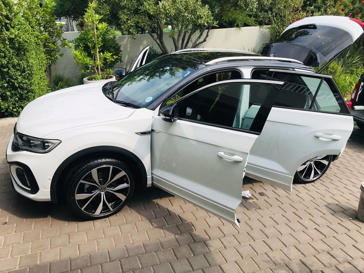 MowashZA's tweet photo. Rainy weather have your car looking dull?
Let Mowash bring back that showroom shine, anytime, anywhere. 
We use premium products : tough on dirt, gentle on your  car. 
Book your Mowash today.
#Mowash #CleanStart #PremiumService #CleanAndCare https://t.co/H2of3fO74n