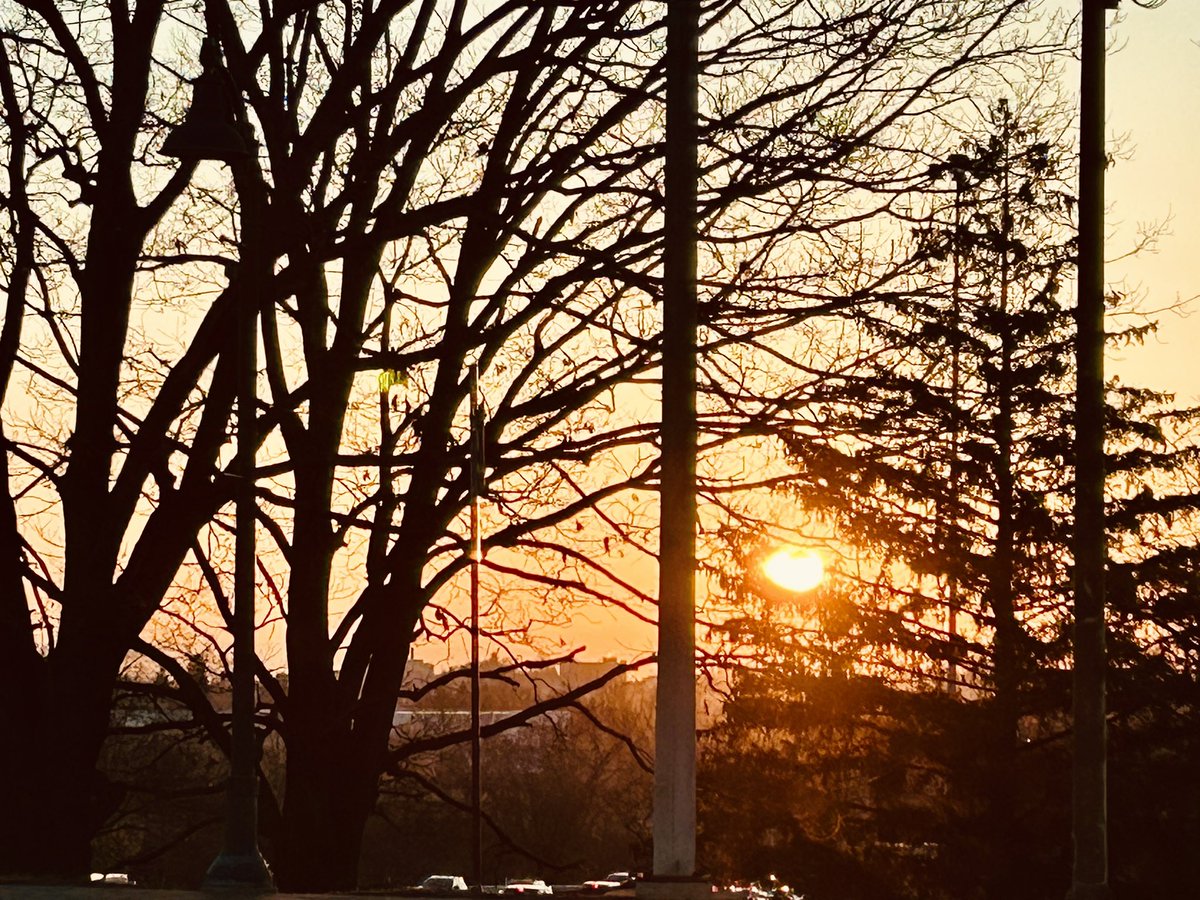 DavidSlie's tweet photo. Here comes the sun ☀️ https://t.co/ceB1WHiZSz