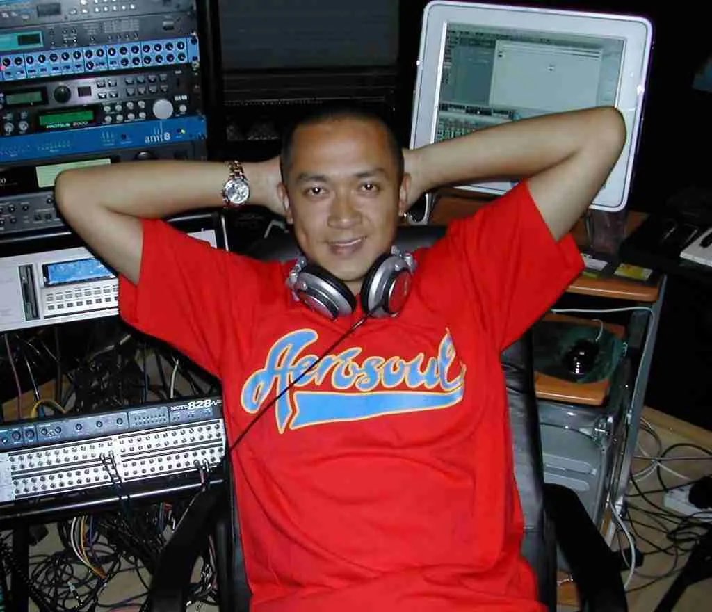 OverrydeDNB24's tweet photo. Happy Birthday to @djnookie 👑🎂🍻

#happybirthdaytoyou #nookie #thelegend #ramrecords 
#dnb #drumandbass #drumnbass #jungle #music #dj #dnbfamily #dnbnation 
#jungliest #life #rave #drumandbassmusic #bass #junglemusic #bassmusic #dnblife #dnbculture #liquiddnb https://t.co/5q6xv7Ece0