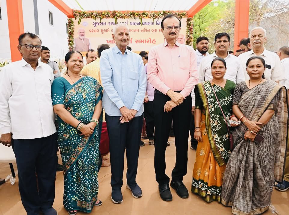 babusinhbjp's tweet photo. આ પ્રસંગે મ્યુ. કાઉન્સિલર શ્રીઓ, સંગઠનના પદાધિકારી શ્રીઓ અને કર્મઠ કાર્યકર્તા મિત્રો ઉપસ્થિત રહ્યા. @PradipsinhGuj #STstand #vastral #development #vikas #BJPGovernment #mlavatva #VatvaVidhansabha https://t.co/QnCCkPRBx5