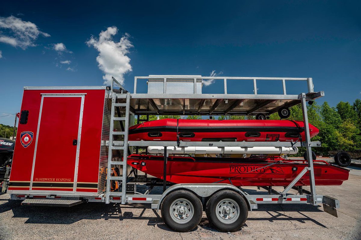LoadmasterTrail's tweet photo. Thank you to all of the responders for keeping people safe.
#responders #firstresponders #flood #floodrelief #search #searchandrescue https://t.co/wt0SZWv8Yx