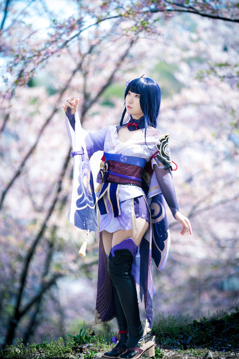 Saaakyo's tweet photo. Cosplay
原神 ⟡  雷電将軍

つれづれなるままに、
             日くらし、硯にむかひて……🌸
⟡┈┈┈┈┈︎┈┈┈ ✧┈┈┈┈┈┈┈┈ ⟡
📸 @TYPE2052_HADALI 

#Genshinlmpact 
#RaidenShogun https://t.co/M5NQ2vhdEt